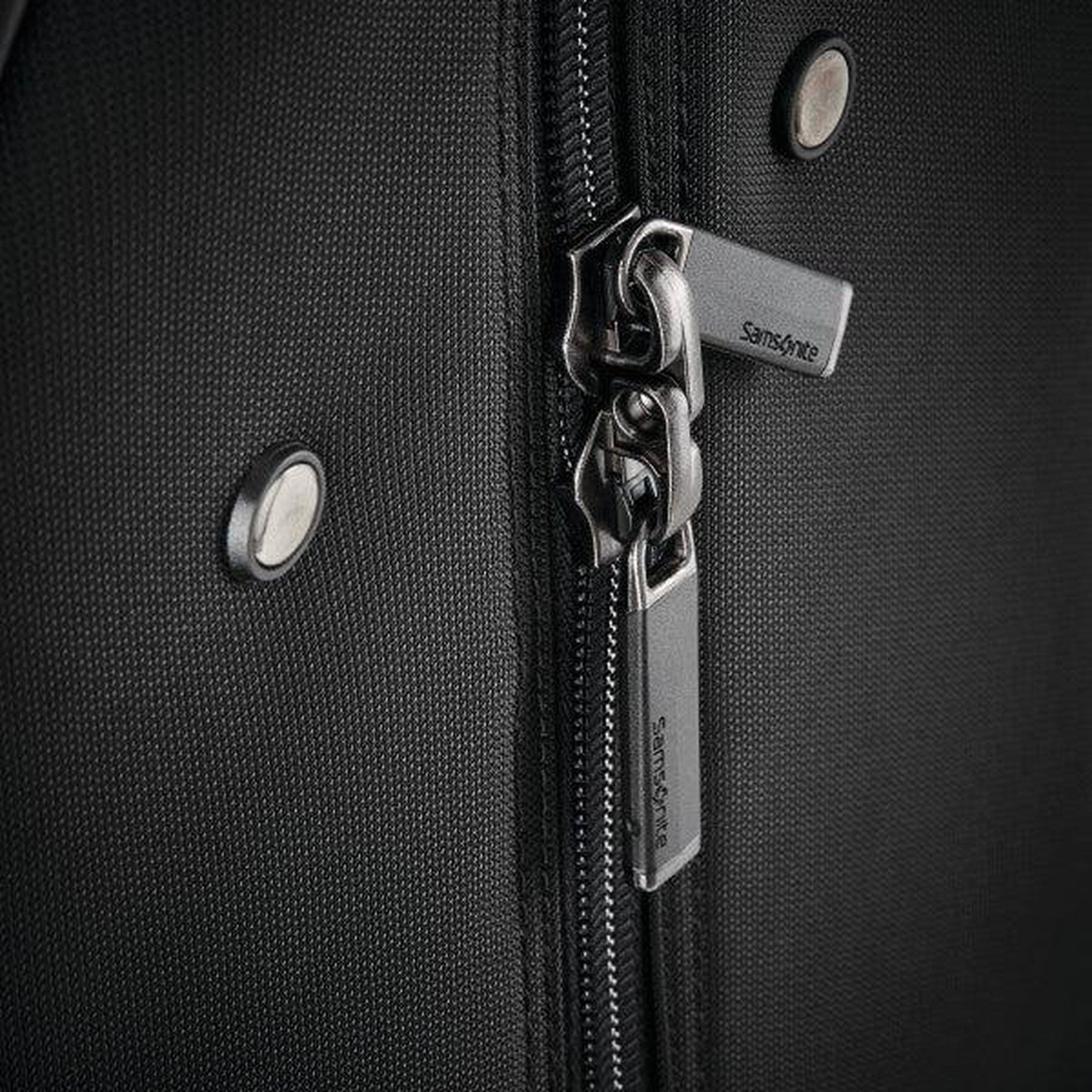 Samsonite Silhouette 17 Softside Spinner Garment Bag – Luggage Pros
